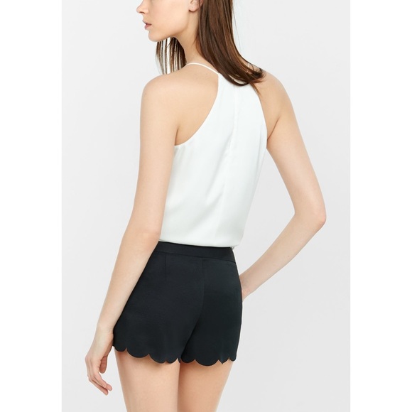 NWT High waisted scallop shorts - Picture 2 of 5